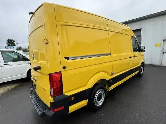 Używany VW Crafter 140 KM (102 kW) 2023 Żółty Van