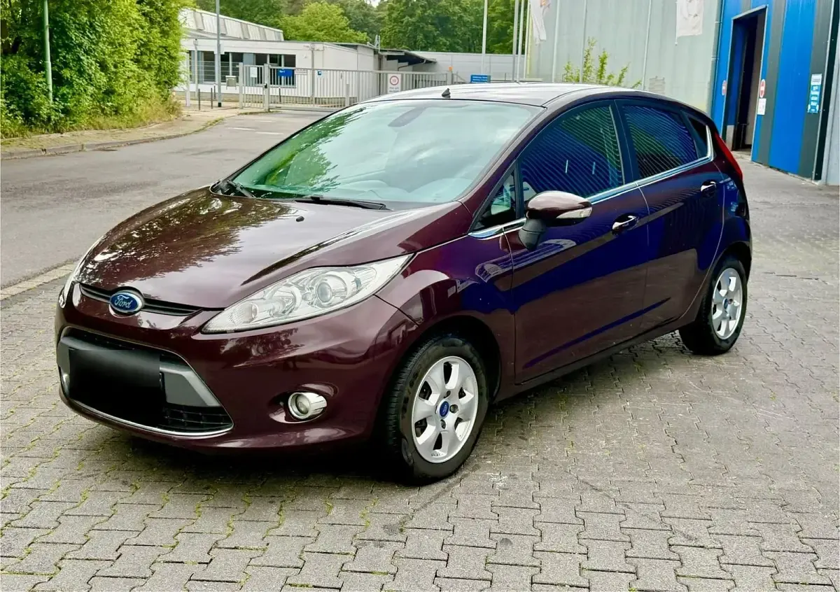 Gebraucht Ford Fiesta 95 PS (69 kW) 2011 Rot Kombi