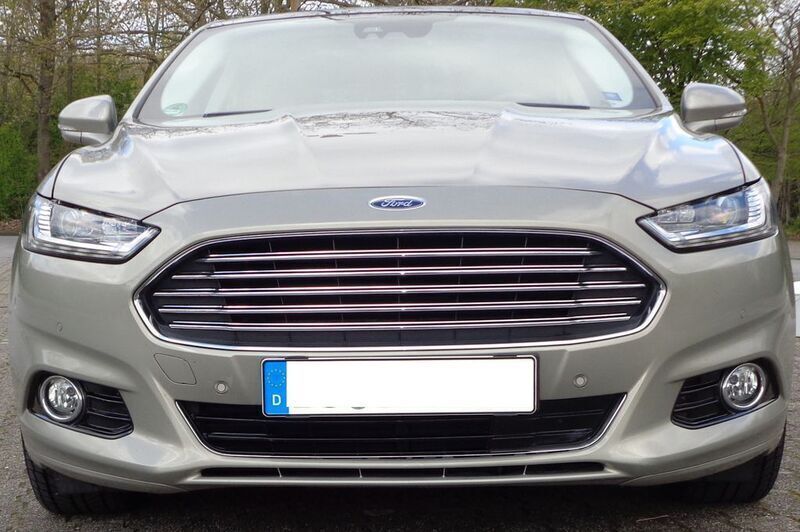 Grau Gebraucht 2016 Ford Mondeo Titanium Limousine | 15.900 € (Etwas zu teuer) - Bild 1/4
