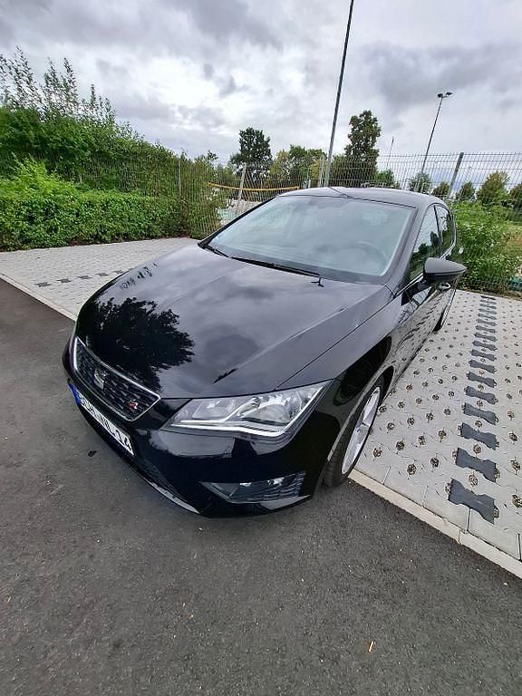 Schwarz Gebraucht 2016 Seat Leon FR Limousine | 11.600 € (Fairer Preis) - Bild 1/4