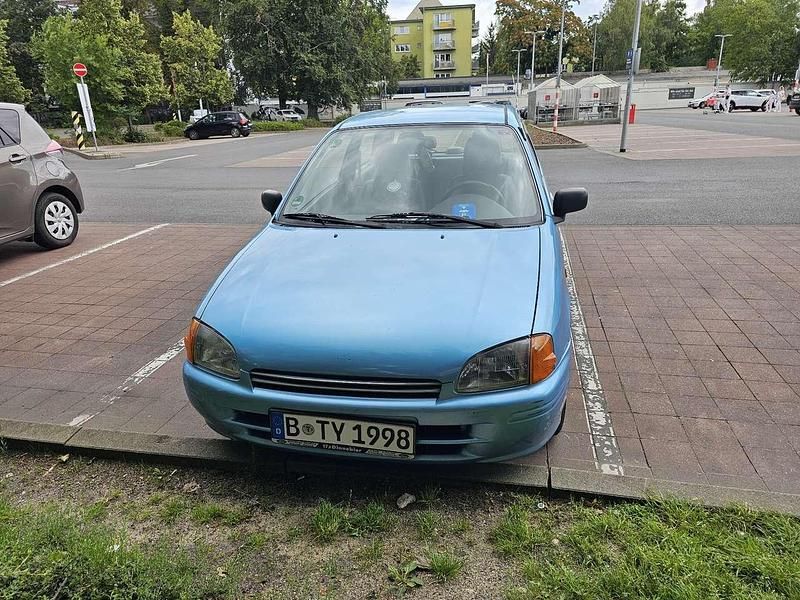 Gebraucht Toyota Starlet 75 PS (55 kW) 1997 Blau Kleinwagen