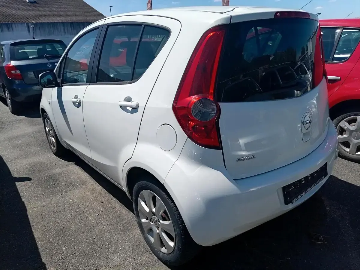 Gebraucht Opel Agila 85 PS (62 kW) 2009 Weiß Kleinwagen