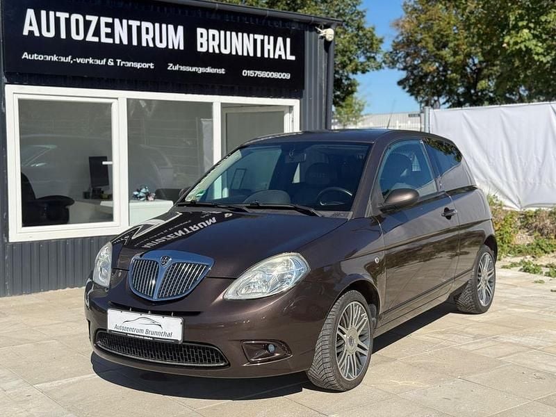 Grau Gebraucht 2009 Lancia Ypsilon Kleinwagen | 2.690 € (Fairer Preis) - Bild 1/4