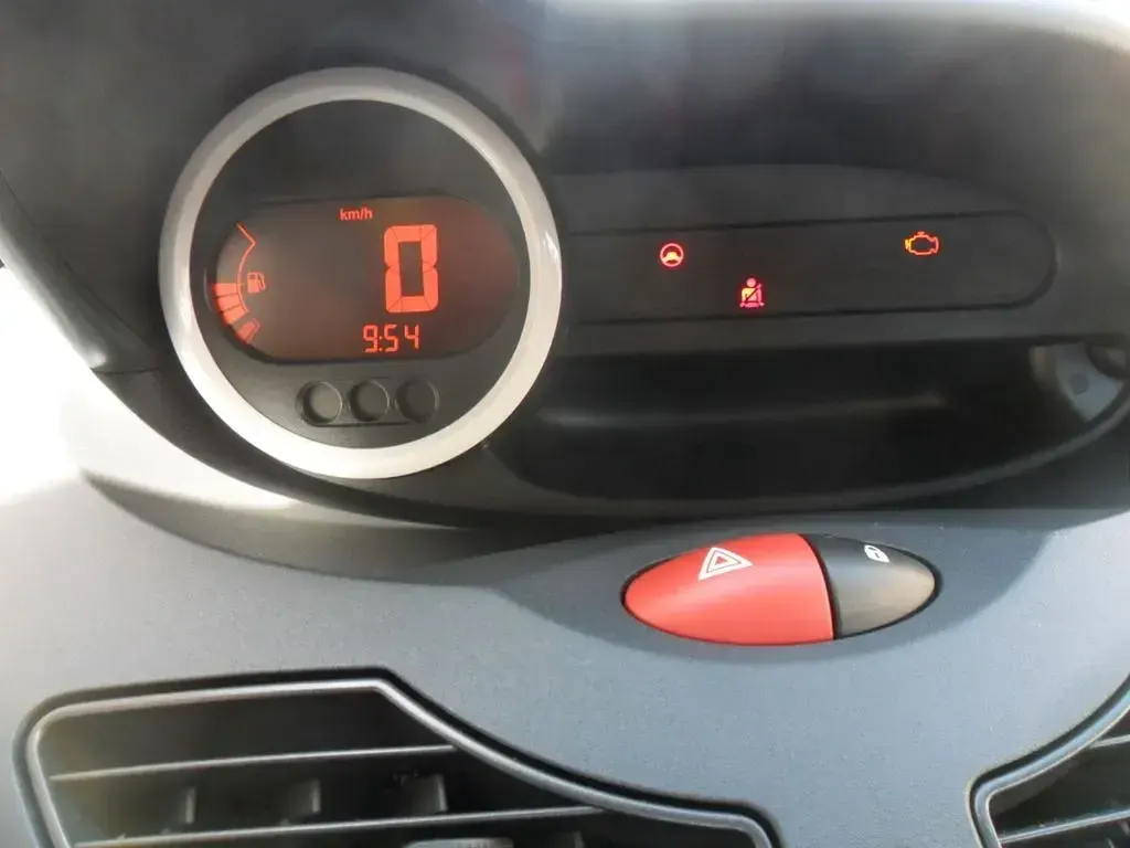 Gebraucht Renault Twingo 75 PS (55 kW) 2011 Rot Kleinwagen