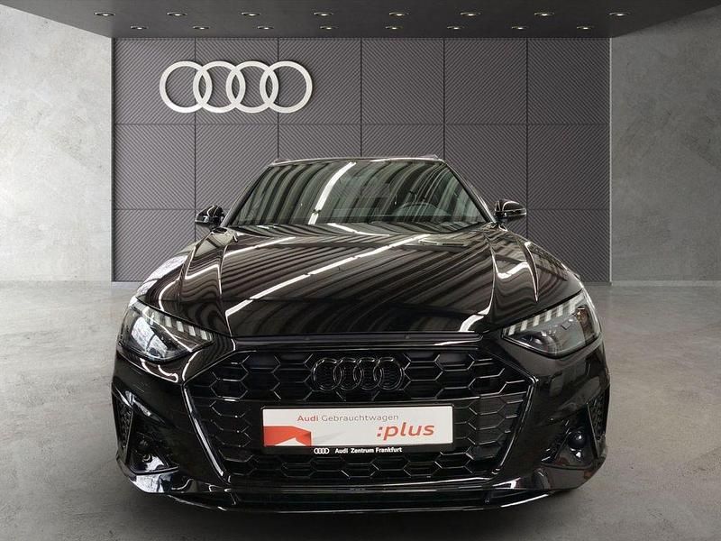 Gebraucht Audi A4 S-Line 204 PS (150 kW) 2023 Mythosschwarz metallic/mythoss Kombi