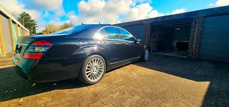 Gebraucht Mercedes S320 235 PS (172 kW) 2009 Schwarz Limousine