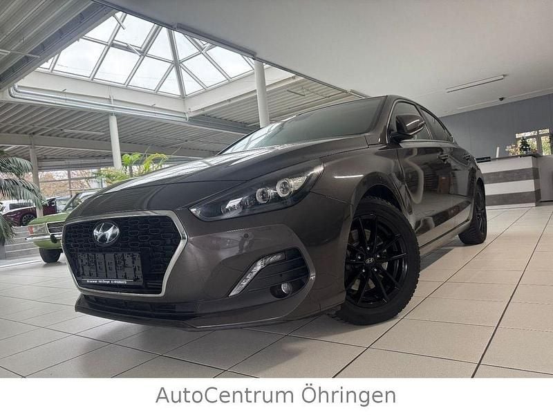 Braun Gebraucht 2019 Hyundai i30 Premium Limousine | 16.480 € (Guter Preis) - Bild 1/4