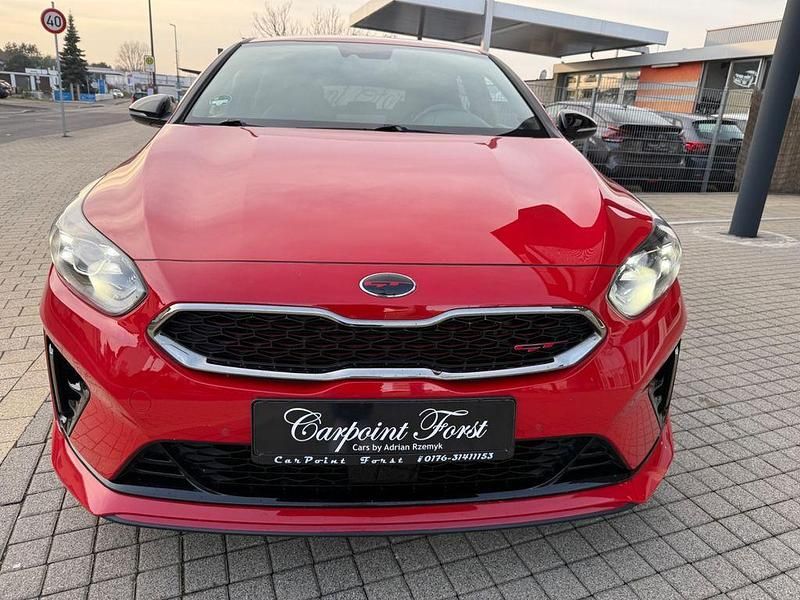 Gebraucht Kia ProCeed 204 PS (150 kW) 2019 Rot Limousine