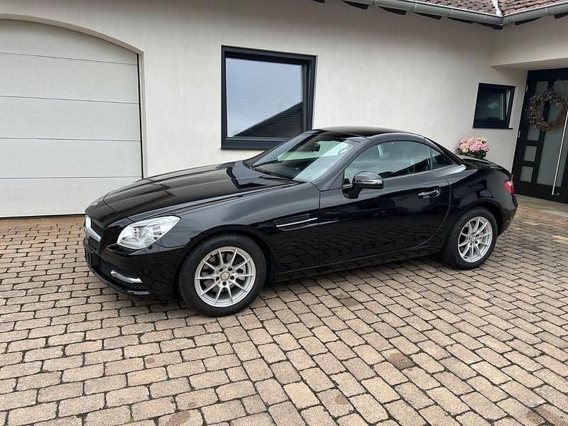 Schwarz Gebraucht 2011 Mercedes SLK200 Cabrio | 14.990 € (Guter Preis) - Bild 1/4