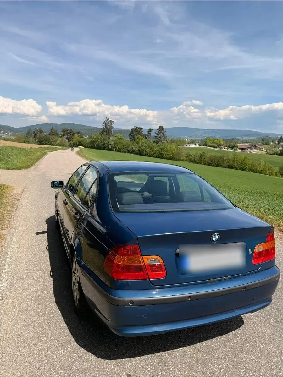 Gebraucht BMW 320 170 PS (125 kW) 2001 Blau Limousine