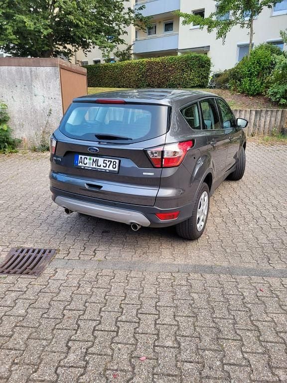 Grau Gebraucht 2018 Ford Kuga Cool & Connect SUV | 10.500 € (Superpreis) - Bild 1/4