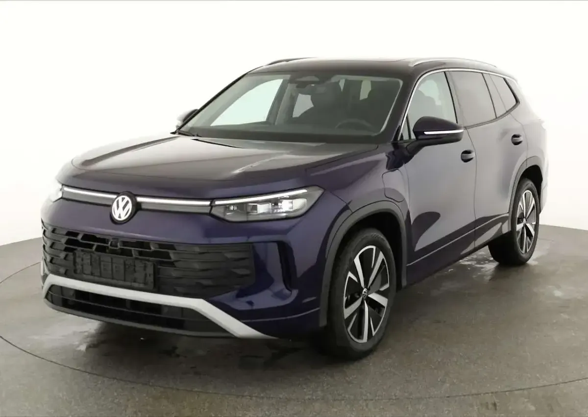 Neu VW Tayron Life 204 PS (150 kW) 2025 Grenadillschwarz metallic SUV