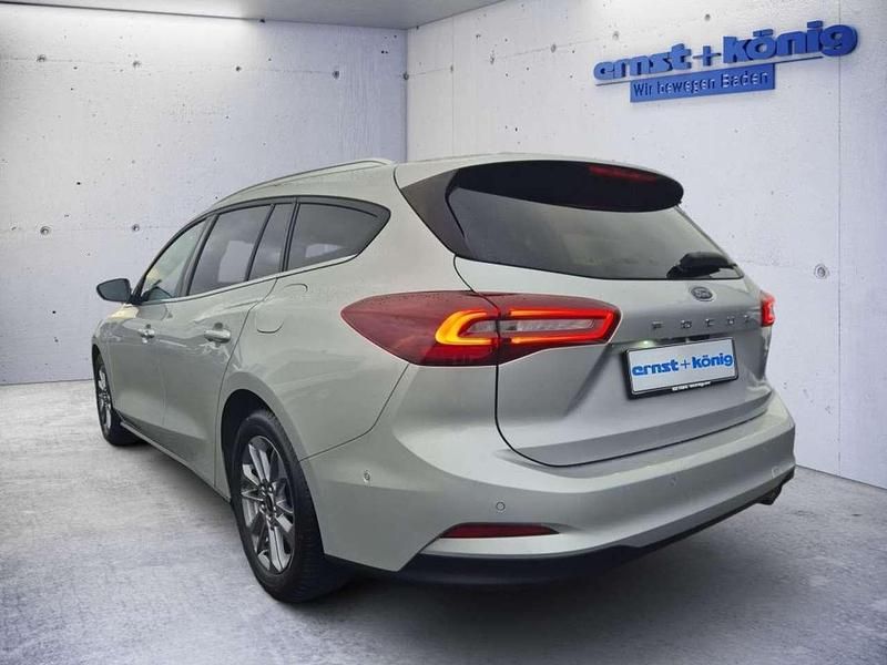 Gebraucht Ford Focus 116 PS (85 kW) 2024 Moondust silver (metallic) Kombi