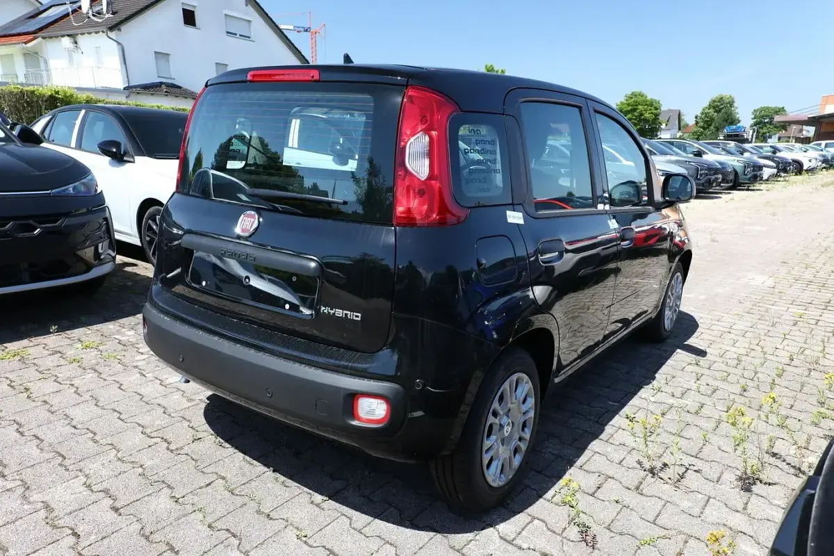 Neu Fiat Panda Pop 65 PS (47 kW) 2026 Cinema schwarz Kleinwagen