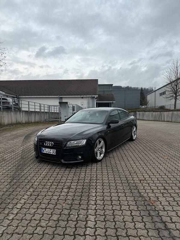 Schwarz Gebraucht 2011 Audi A5 Comfort Limousine | 9.500 € (Fairer Preis) - Bild 1/4
