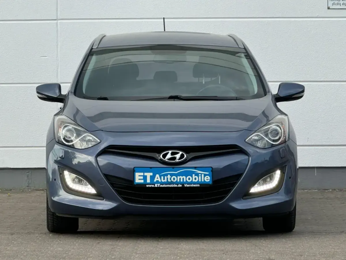 Gebraucht Hyundai i30 128 PS (94 kW) 2012 Blau Limousine