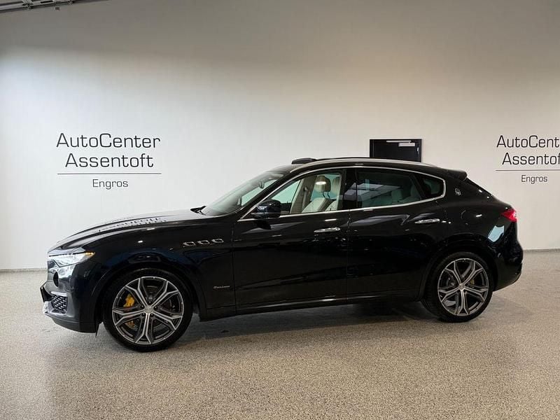 Schwarz Gebraucht 2018 Maserati Levante GranLusso SUV | 34.400 € (Superpreis) - Bild 1/3
