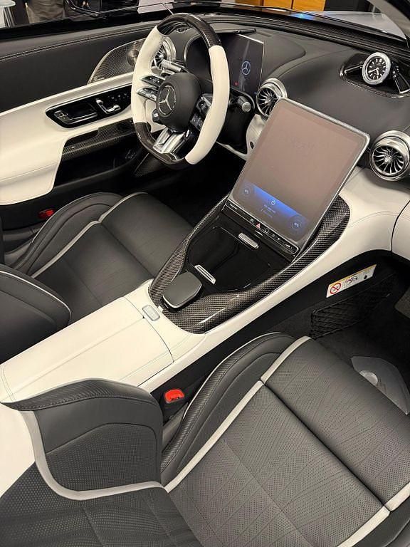 Neu Mercedes 250 AMG 585 PS (430 kW) 2025 Silber Cabrio