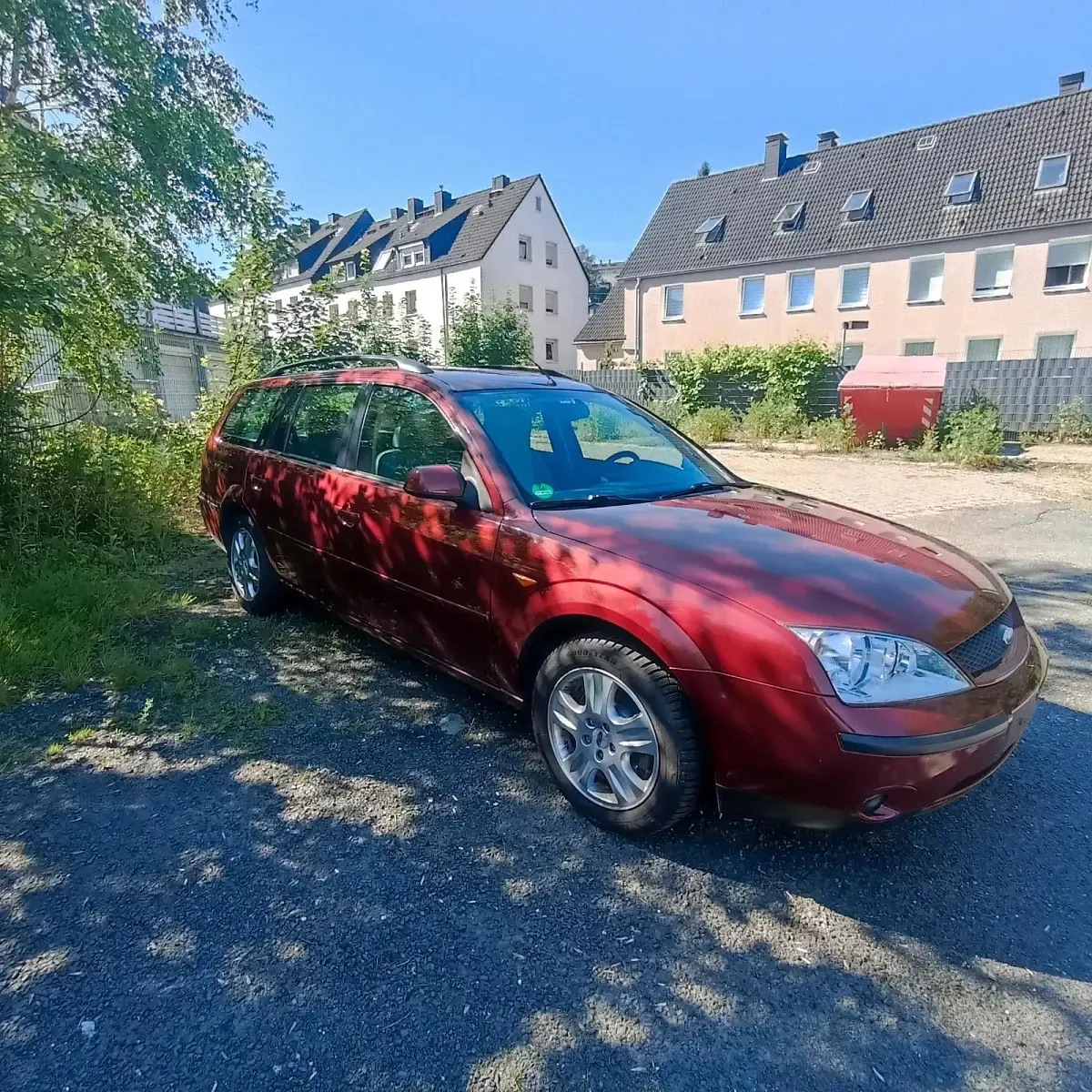 Gebraucht Ford Mondeo Ghia 125 PS (91 kW) 2003 Rot Kombi