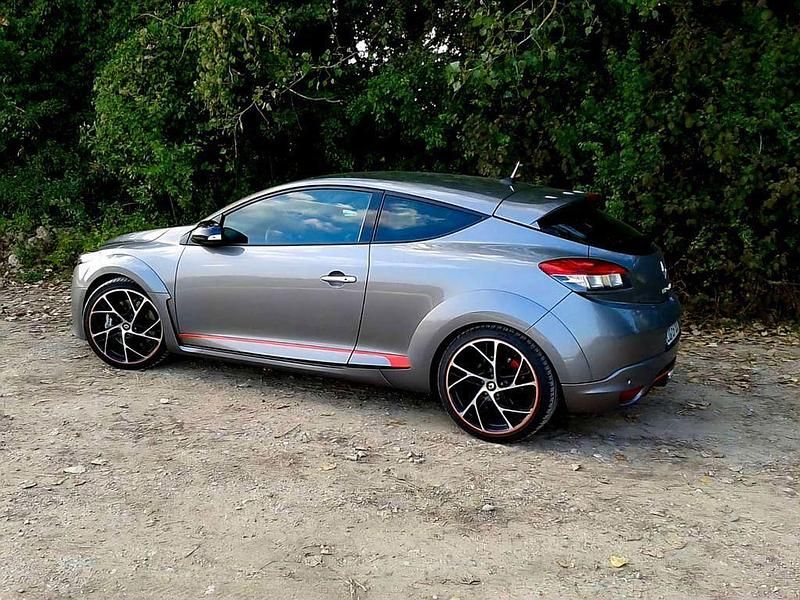 Gebraucht Renault Mégane Coupé R.S. 300 PS (220 kW) 2010 Grau Coupé