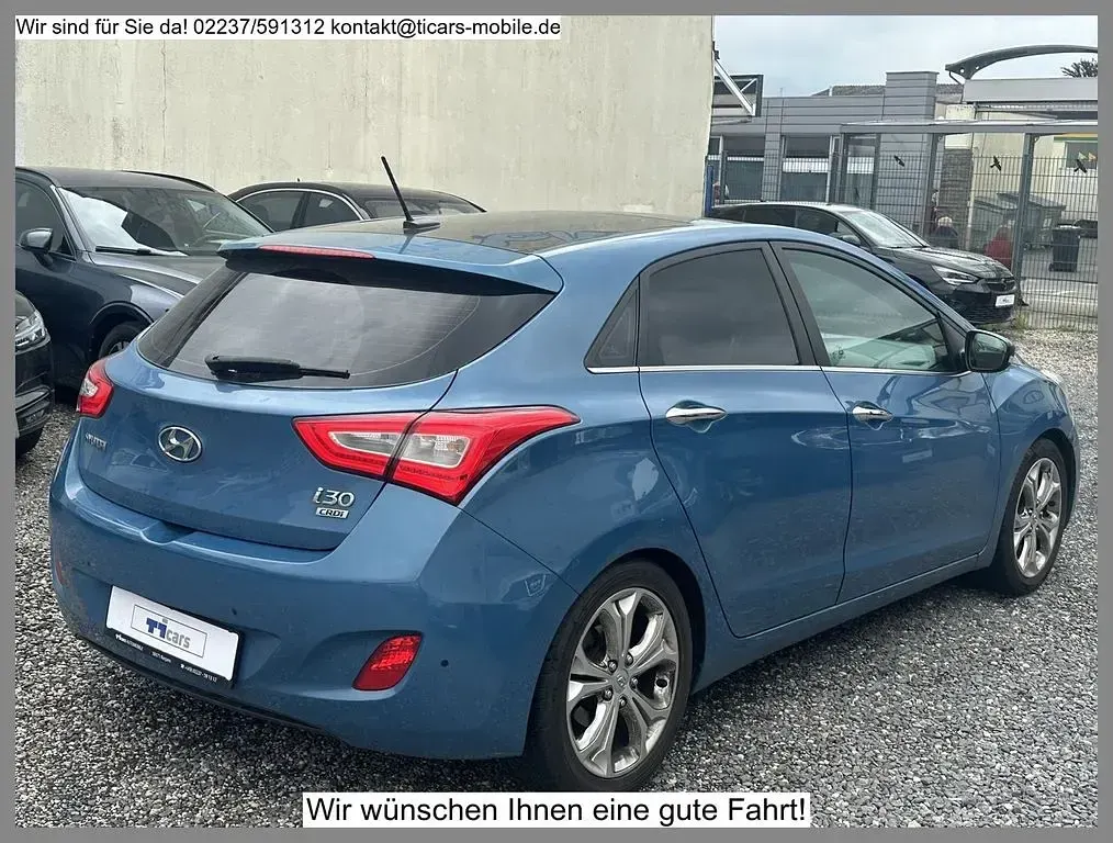 Gebraucht Hyundai i30 128 PS (94 kW) 2012 Blau Limousine