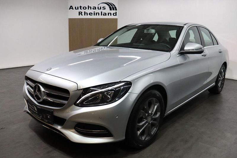 Silber Gebraucht 2015 Mercedes C180 Avantgarde Limousine | 17.750 € (Fairer Preis) - Bild 1/3