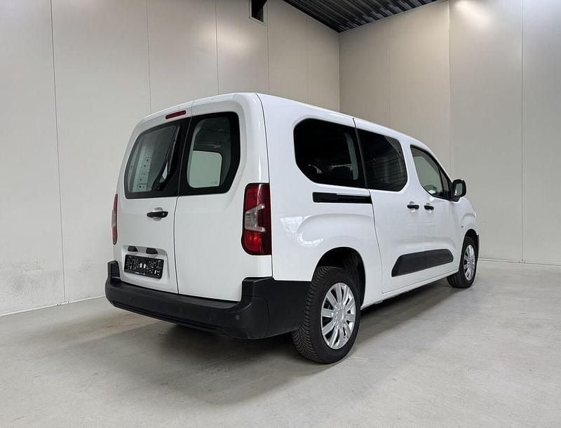 Używany Opel Combo 102 KM (75 kW) 2023 Biały Minivan