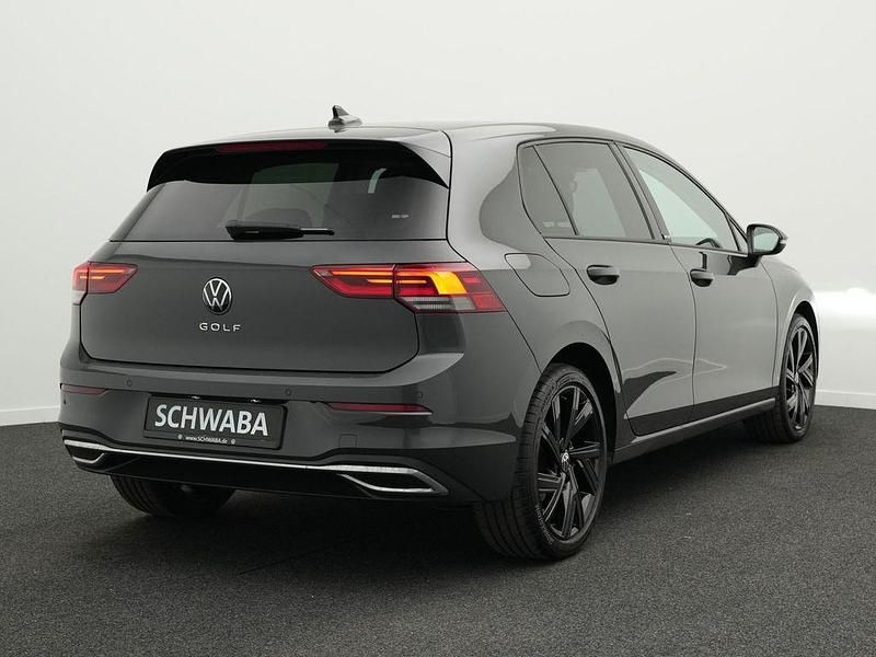 Gebraucht VW Golf VIII Move 150 PS (110 kW) 2024 Uranograu Limousine