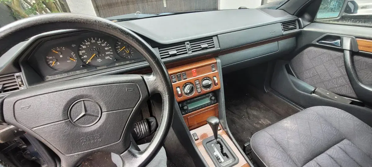 Gebraucht Mercedes E200 136 PS (100 kW) 1995 Blau Kombi