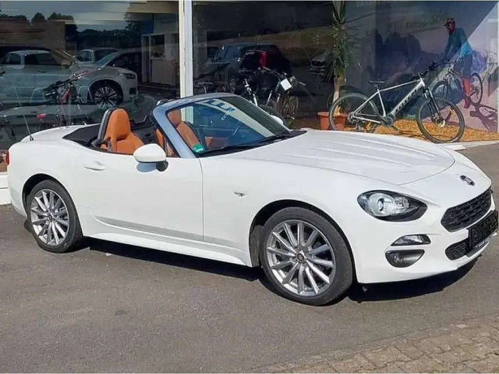 Gebraucht Fiat 124 Spider Lusso 140 PS (102 kW) 2018 Weiß Cabrio