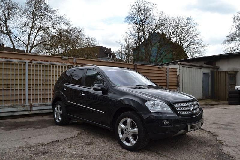 Gebraucht Mercedes ML320 224 PS (164 kW) 2007 Schwarz SUV