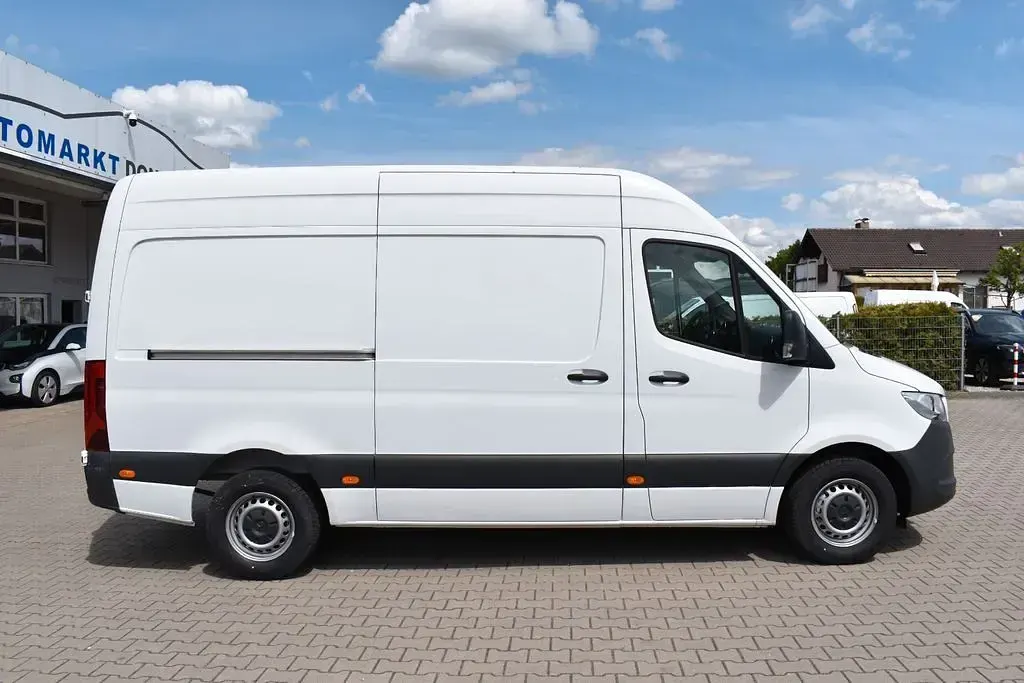 Nouă Mercedes Sprinter 170 CP (125 kW) 2026 Alb Van