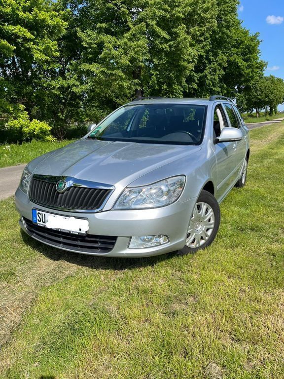 Silber Gebraucht 2009 Skoda Octavia Kombi | 3.450 € (Etwas zu teuer) - Bild 1/4