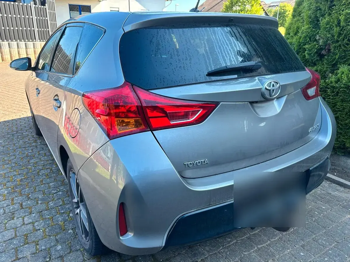 Gebraucht Toyota Auris 133 PS (97 kW) 2014 Grau Limousine