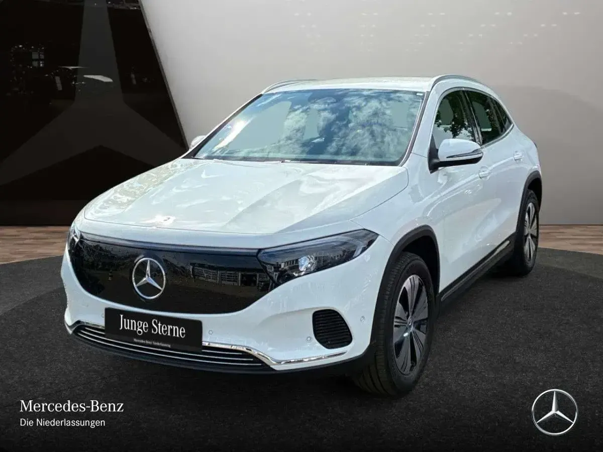 Gebraucht Mercedes EQA250 Advanced 139 kW (190 PS) 2025 Polarweiß SUV