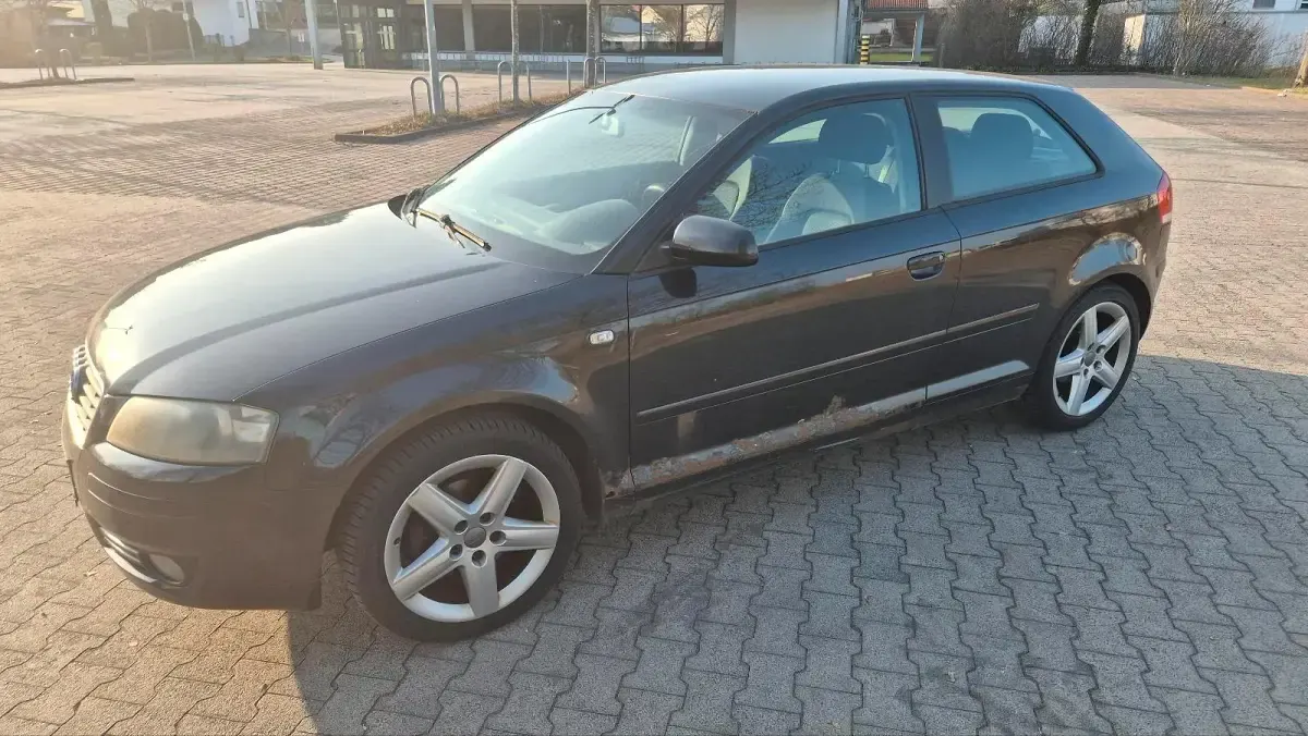Gebraucht Audi A3 Ambition 105 PS (77 kW) 2004 Schwarz Kleinwagen