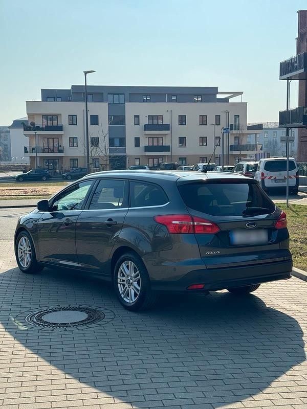 Gebraucht Ford Focus Titanium 120 PS (88 kW) 2014 Grau Kombi