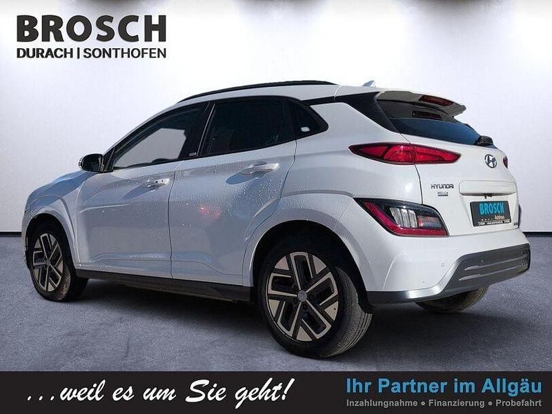 Gebraucht Hyundai Kona Trend 100 kW (136 PS) 2021 Weiß SUV