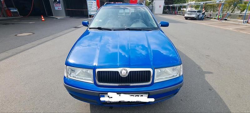 Blau Gebraucht 2002 Skoda Octavia Kombi | 900 € (Guter Preis) - Bild 1/4