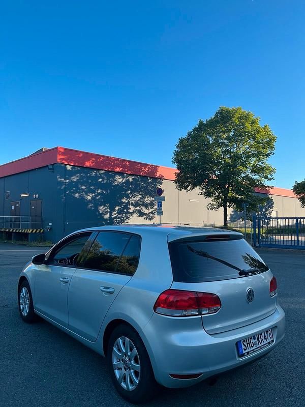 Gebraucht VW Golf VI 130 PS (95 kW) 2010 Grau Kleinwagen