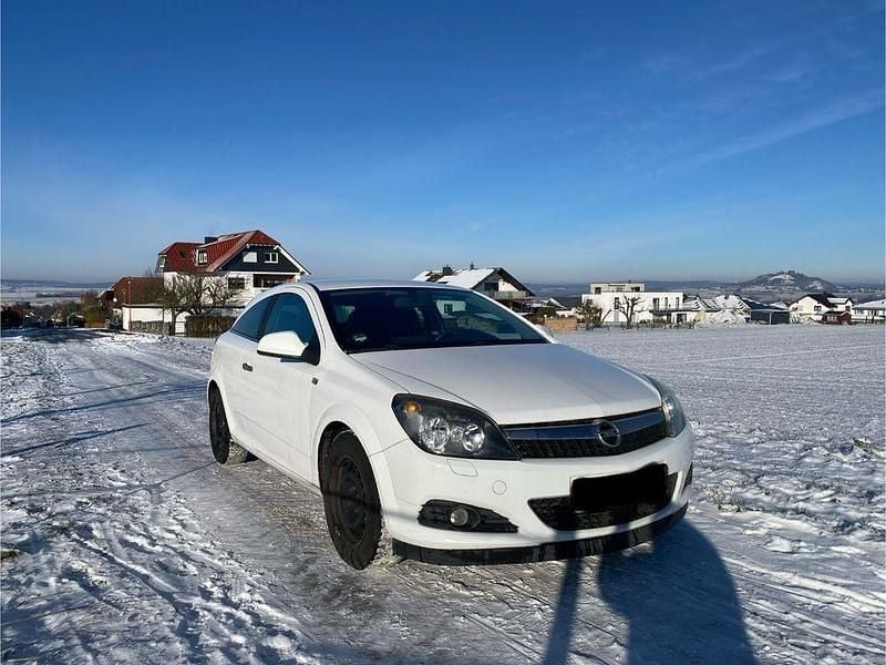 Gebraucht Opel Astra GTC 90 PS (66 kW) 2009 Weiß Coupé