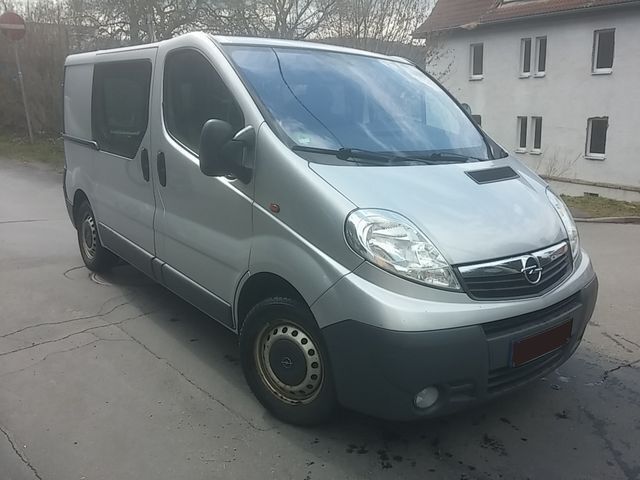 Gebraucht Opel Vivaro 155 PS (114 kW) 2006 Silber metallic Van / Kleinbus