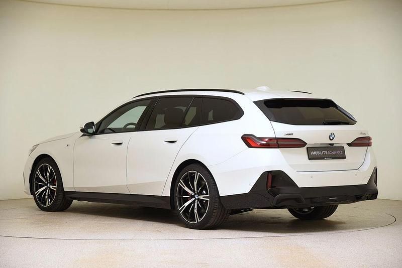 Gebraucht BMW 540 M Sport 286 PS (210 kW) 2025 Weiß Kombi