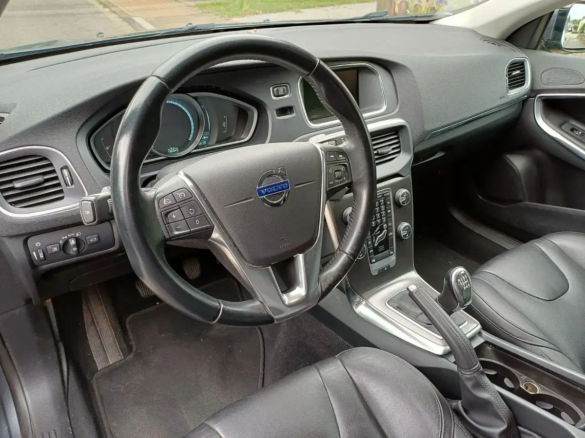 Gebraucht Volvo V40 Summum 150 PS (110 kW) 2014 Grau Limousine