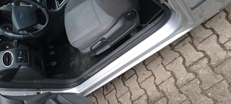 Second-hand Ford Focus 80 CP (58 kW) 2005 Argintiu Berlinǎ