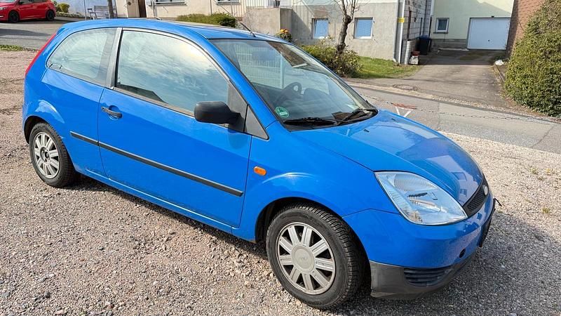 Gebraucht Ford Fiesta 60 PS (44 kW) 2003 Blau Kleinwagen