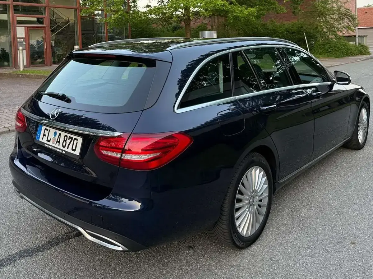 Gebraucht Mercedes C220 Exclusive 170 PS (125 kW) 2014 Blau Kombi