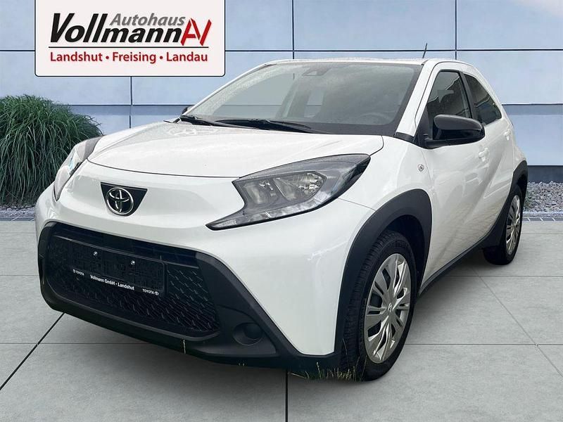 Weiß Gebraucht 2024 Toyota Aygo Business Edition Kleinwagen | 13.500 € (Guter Preis) - Bild 1/4