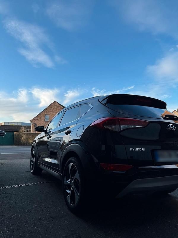 Gebraucht Hyundai Tucson 160 PS (117 kW) 2017 Schwarz SUV