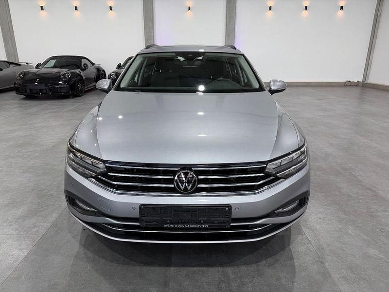 Gebraucht VW Passat Business 150 PS (110 kW) 2022 Silber Kombi
